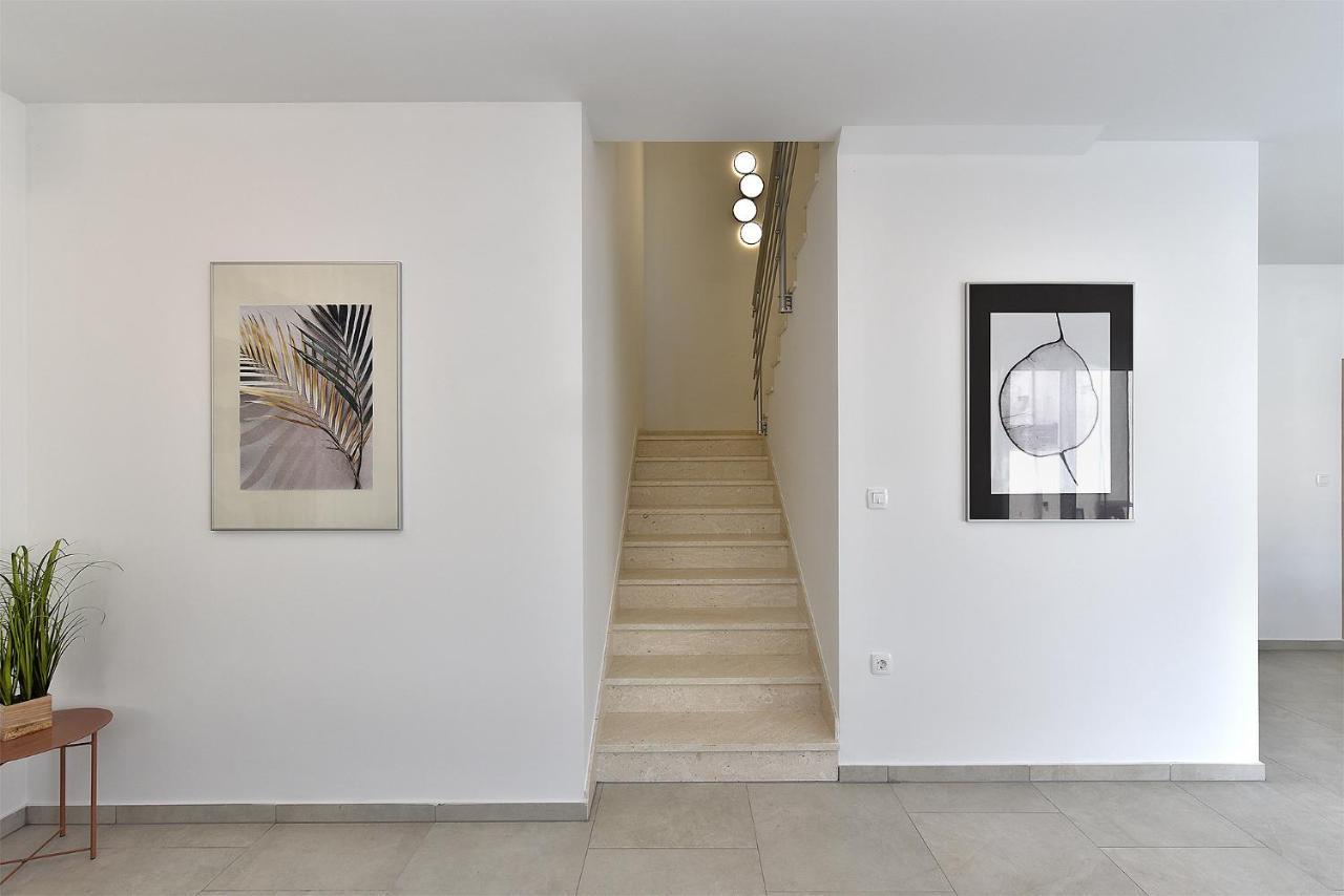 Villa Jlo 2 Mit 4 E-Bikes Peroj Esterno foto