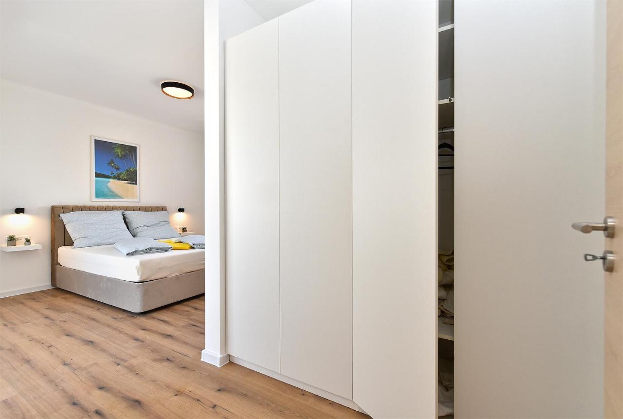 Villa Jlo 2 Mit 4 E-Bikes Peroj Esterno foto