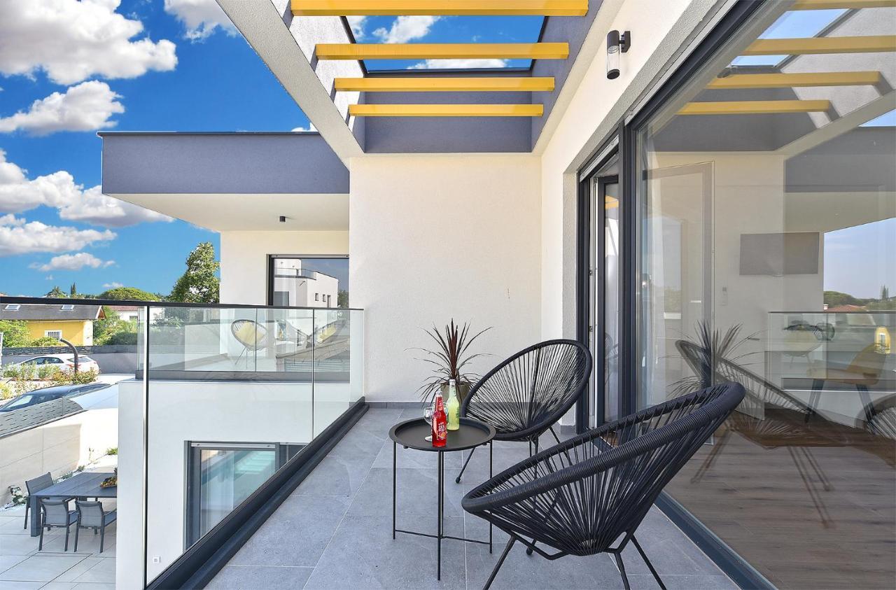 Villa Jlo 2 Mit 4 E-Bikes Peroj Esterno foto